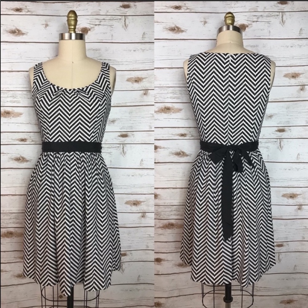 WHBM Black White Chevron Print Belted A-Line Dress
